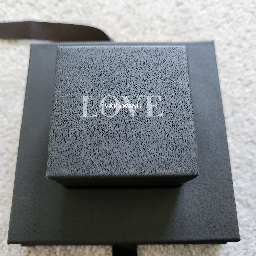 Vera Wang Ring Case